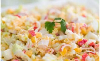 Крабовый салат с кукурузой классический