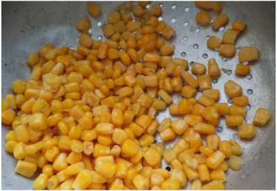 Крабовый салат с кукурузой классический