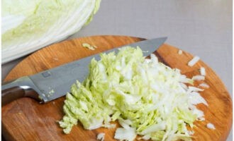 Крабовый салат с кукурузой классический