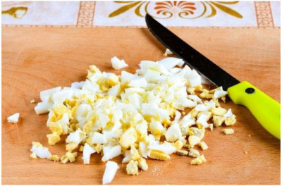 Крабовый салат с кукурузой классический