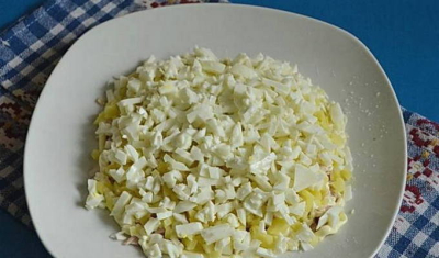 Салат &laquo;Подсолнух&raquo; с чипсами классический