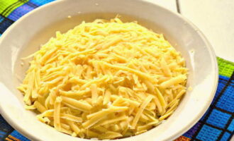Салат &laquo;Подсолнух&raquo; с чипсами классический