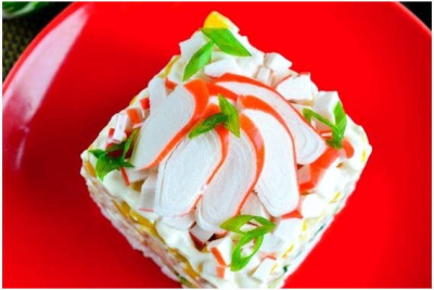 Крабовый салат с кукурузой классический