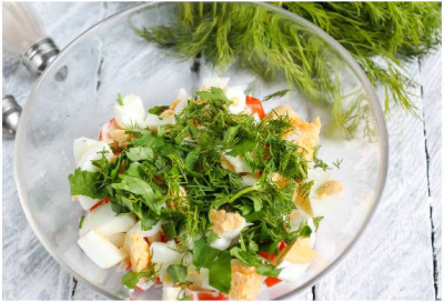 Крабовый салат с кукурузой классический