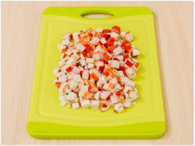 Крабовый салат с кукурузой классический