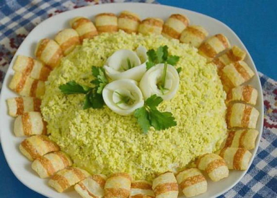 Салат &laquo;Подсолнух&raquo; с чипсами классический