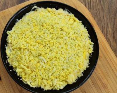 Салат &laquo;Подсолнух&raquo; с чипсами классический