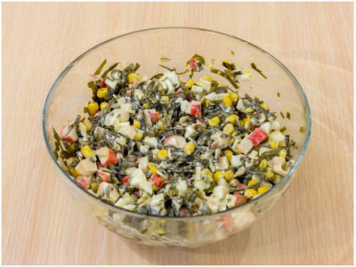 Крабовый салат с кукурузой классический