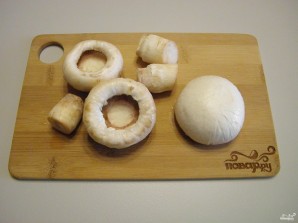 Фаршированные шампиньоны в духовке с сыром 