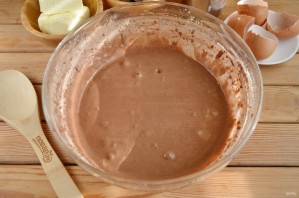 Шоколадный торт с орехами 